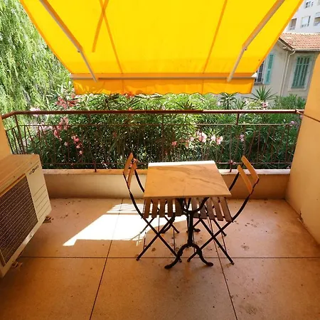 2 Bedroom Branly Daire Cannes